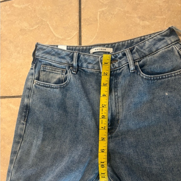 10/$20 🔥Distressed Pac Sun‎ Mom jeans - Picture 2 of 7